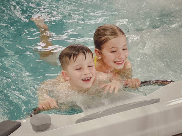 Swim Spa SDS SS 17Surf Platinum WindyOak Girl and Boy 03